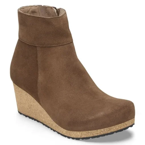 Ebba - Dark Tea Suede