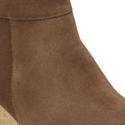 Ebba - Dark Tea Suede