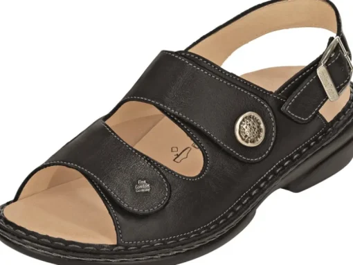 Isera - Black
